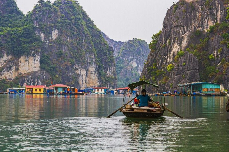 fishing-village-ha-long-bay-viet